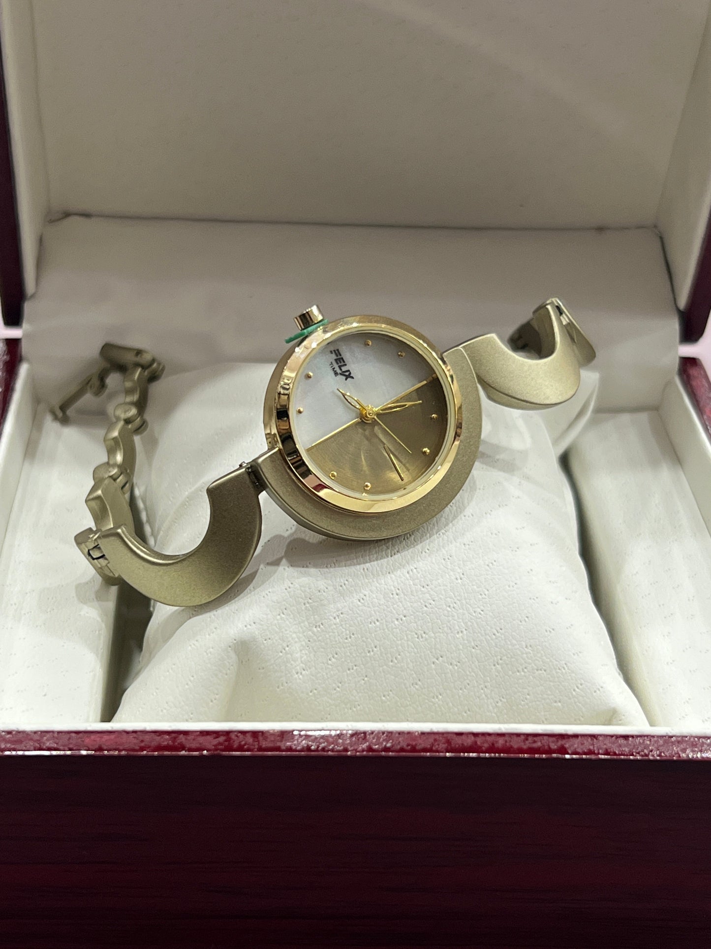 Unique - Chained Pattern Watches for Women