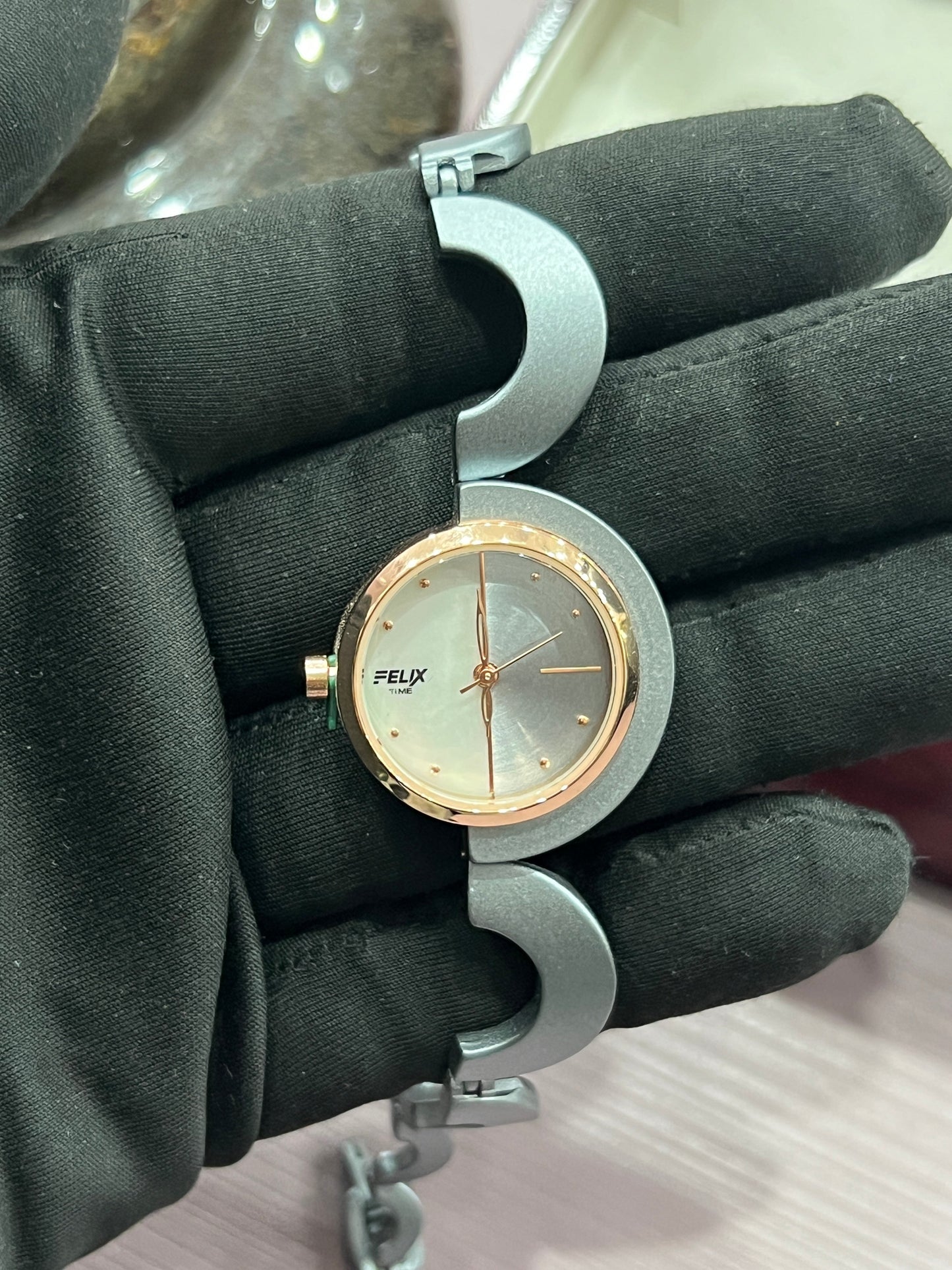 Unique - Chained Pattern Watches for Women